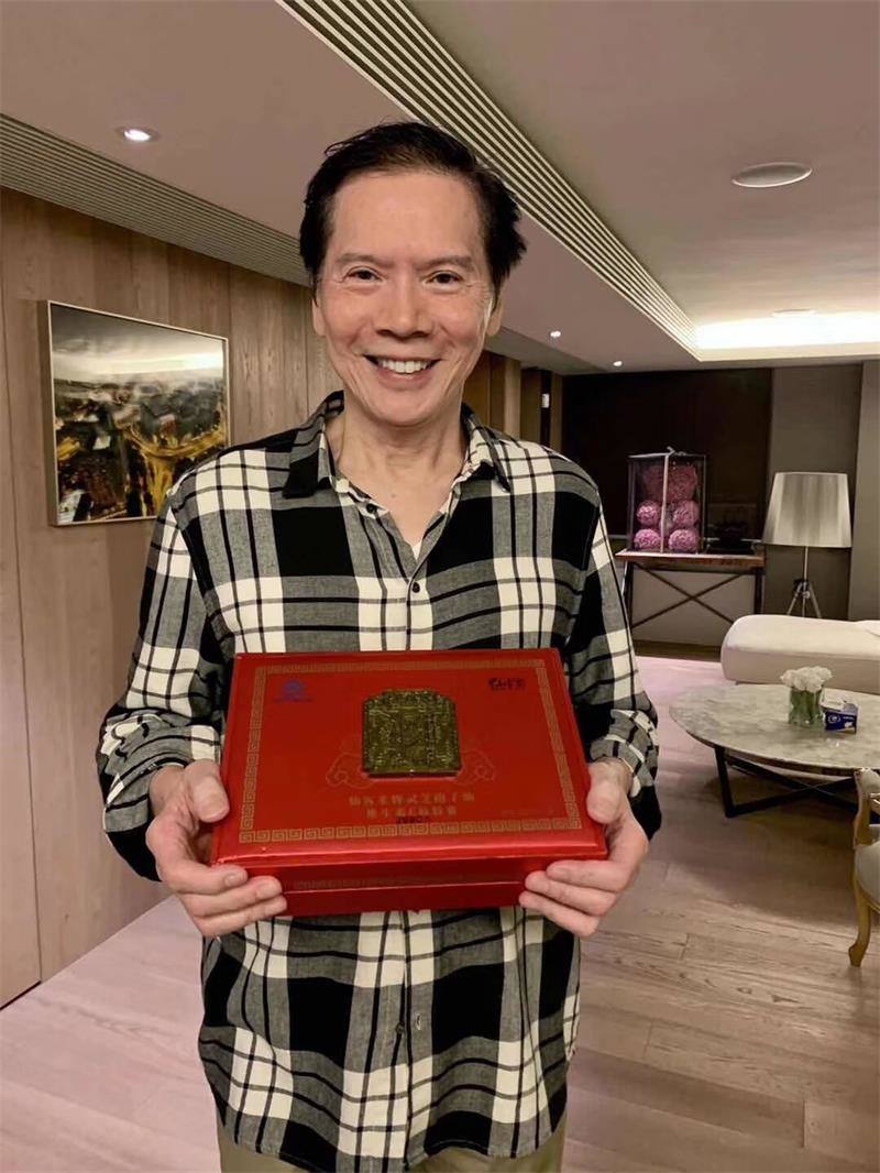 1595409944875411.jpg 向華強(qiáng)2.jpg