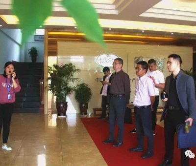 “堅(jiān)扶實(shí)業(yè)，造福人民”推動(dòng)食用菌產(chǎn)業(yè)升級(jí)！省發(fā)改委商價(jià)管理處領(lǐng)導(dǎo)蒞臨仙客來(lái)靈芝調(diào)研。